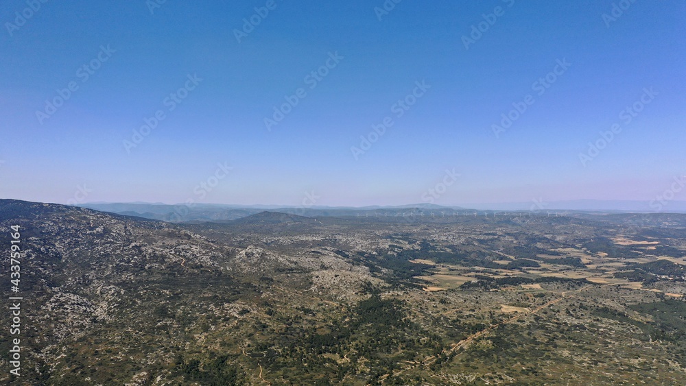 Massif des corbières dans le sud de la France