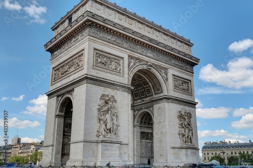 arc de triomphe à Paris © Lotharingia