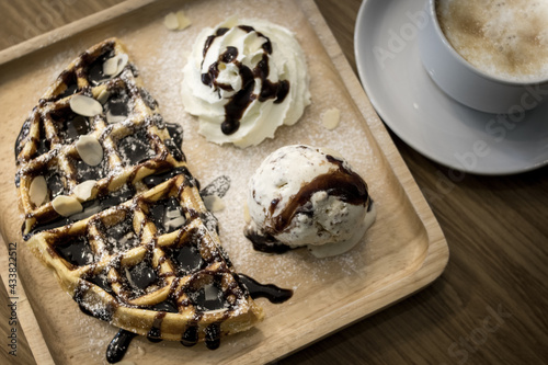 Obraz na płótnie Waffle ice cream w salonie
