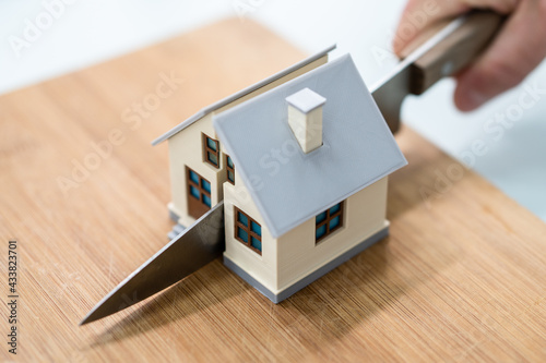 Papier peint House Property Separate. Divorce And Division