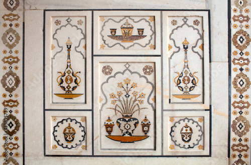 Slika na platnu Details of marble surface with stone inlay of Itimad-Ud-Daulah tomb in Agra, Uttar Pradesh, India