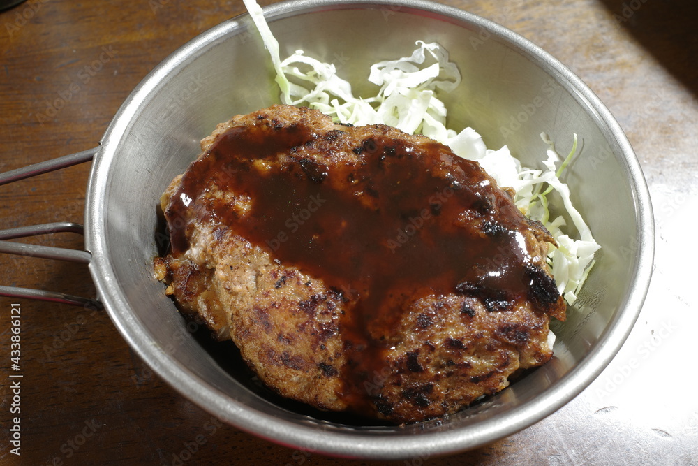 とても美味しい日本のスーパーのメンチカツ とても美味しい日本のスーパーのメンチカツ