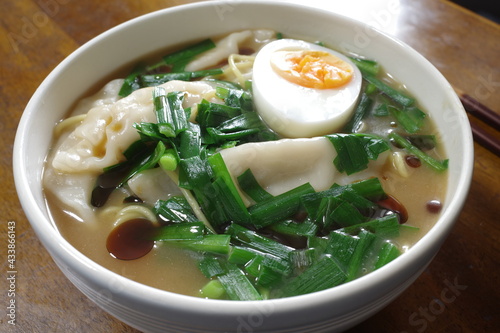 Fototapeta Naklejka Na Ścianę i Meble -  とても美味しい日本の九州のご当地ラーメン