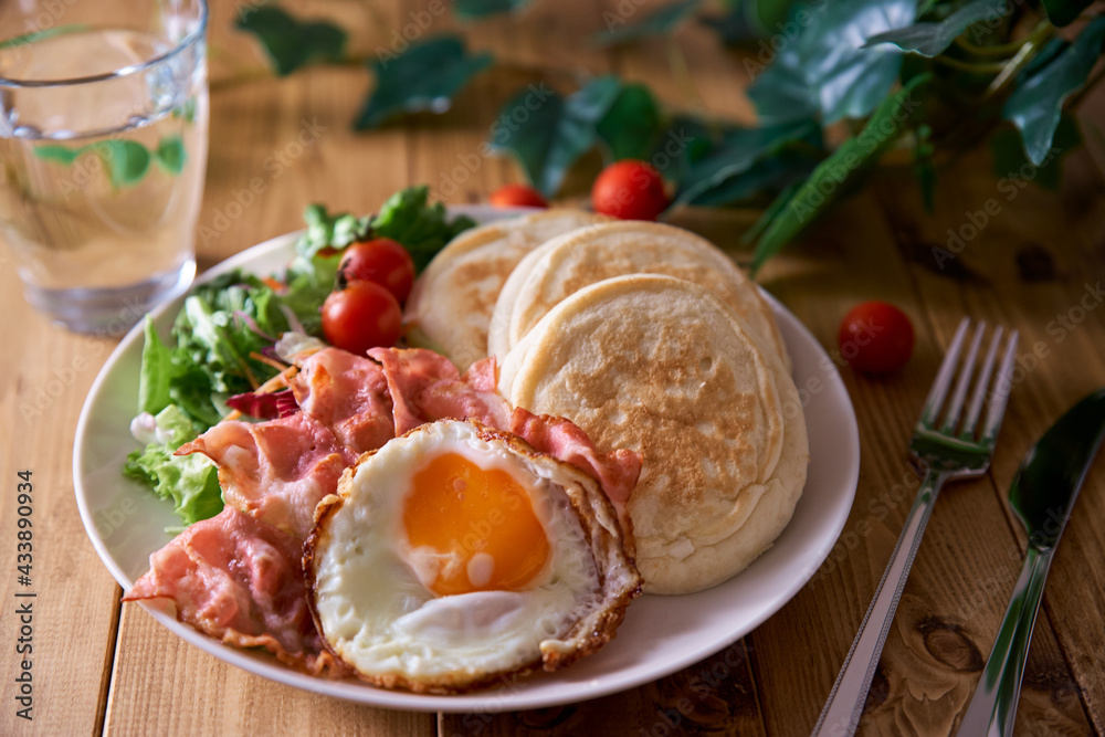 休日の朝にゆったり楽しむカフェ風パンケーキセット 休日の朝にゆったり楽しむカフェ風パンケーキセット