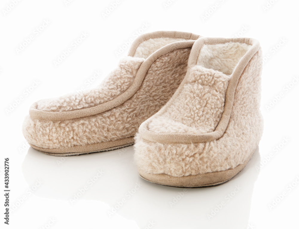 Warm Stalk Slippers made of European Merino. Slippers made from natural wool. Wool Slippers. Top-boot softie shoes made from 100% pure merino wool. With firm non-slip bottom. Top-boot wool mufflers Warm Stalk Slippers made of European Merino. Slippers made from natural wool. Wool Slippers. Top-boot softie shoes made from 100% pure merino wool. With firm non-slip bottom. Top-boot wool mufflers