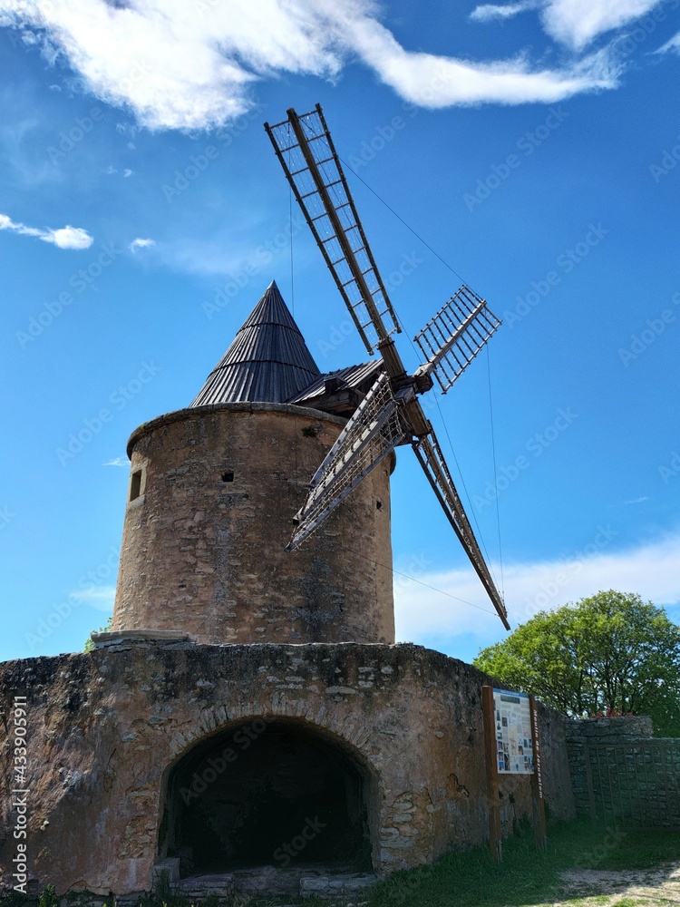Provence, moulin de Jérusalem à Goult