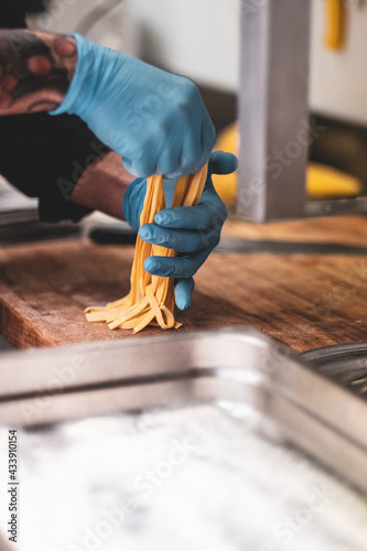 ristorante pasta food chef cuisine kitchen pastamaker pasta maker tagliatelle - Luca Baldereschi photo