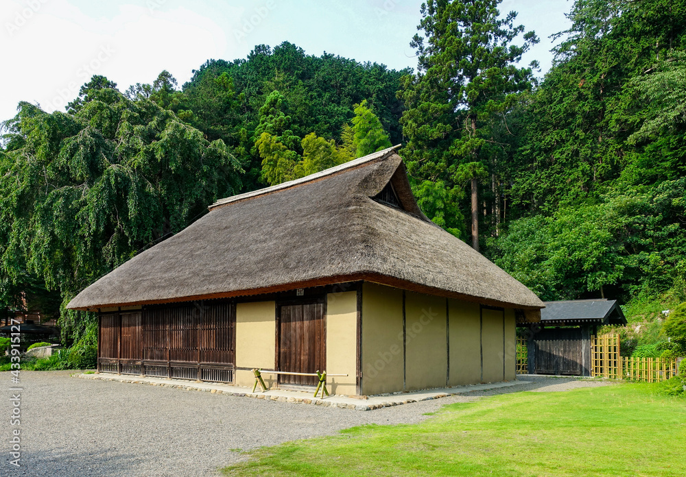 江戸時代には高麗神社の神職の住居だった高麗家住宅（国の重要文化財）