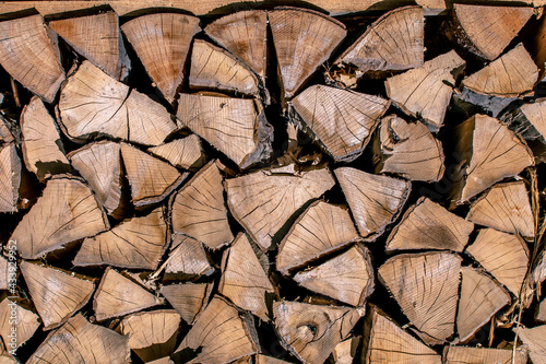 Obraz na płótnie Stacked chopped wood texture w salonie