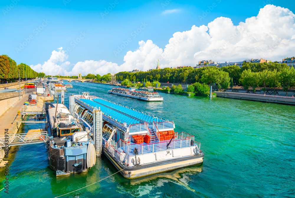 Naklejka premium Touristic boats on Seine