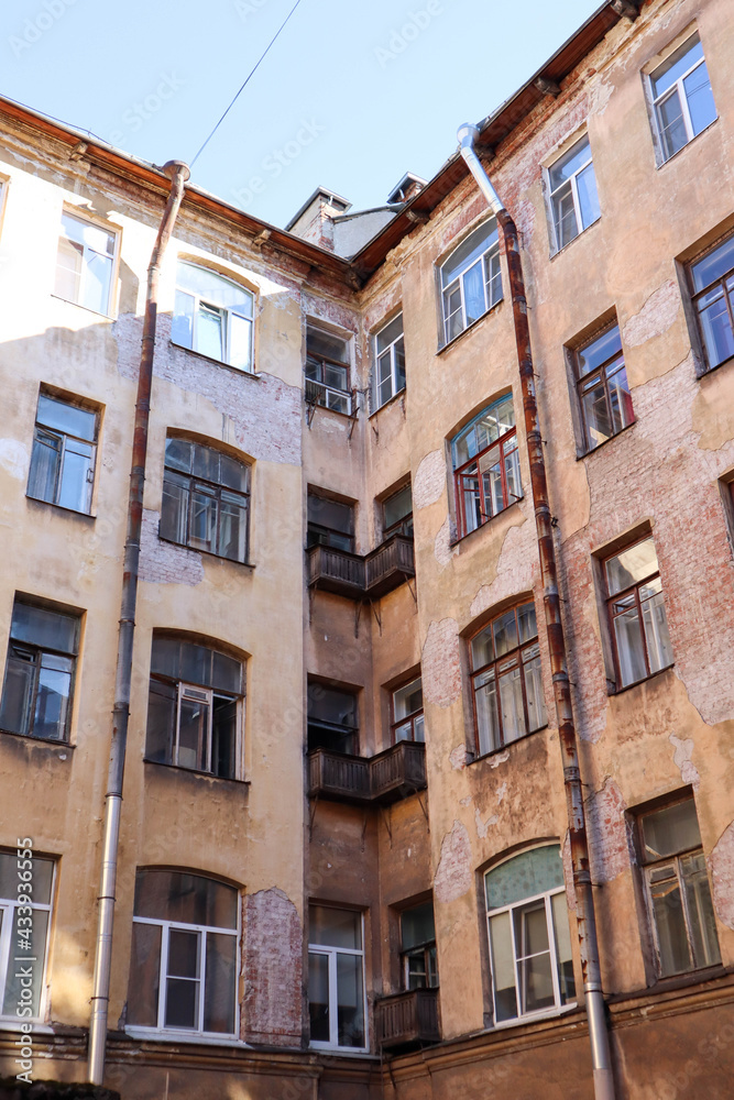 walking in the downtown of Saint Petersburg - old dirty well yards