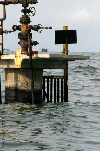 Foto Plataforma petrolera en abandona en el Lago de Maracaibo en Venezuela