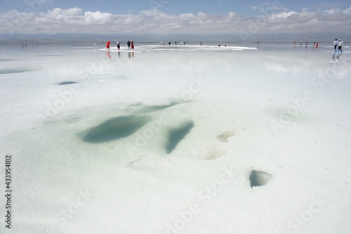 Chaka Salt Lake in Qinghai, China photo