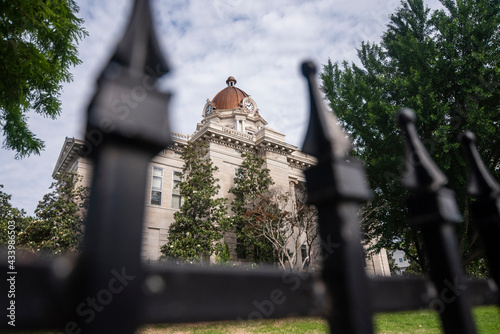 Lee County Courthouse in Tupelo, Mississippi, USA photo