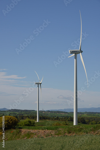 Aerogeneradores en la naturaleza, energías renovables