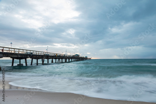 Obraz na płótnie Pompano Beach Pier Broward County Florida by stormy weather w salonie