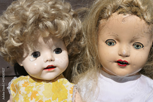 Murais de parede Closeup of old creepy doll faces