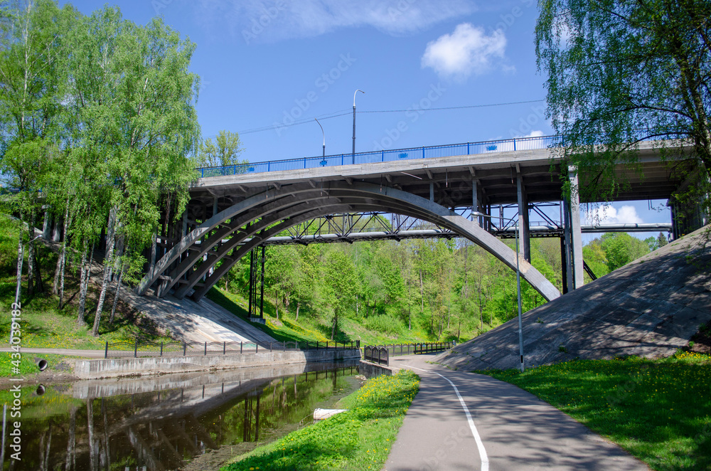 river and bridge in the city