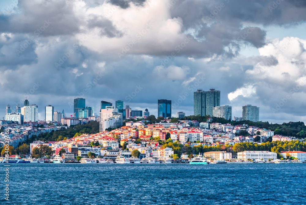 Fototapeta premium Istanbul, Turkey - Coastal Bosphorus cityscape