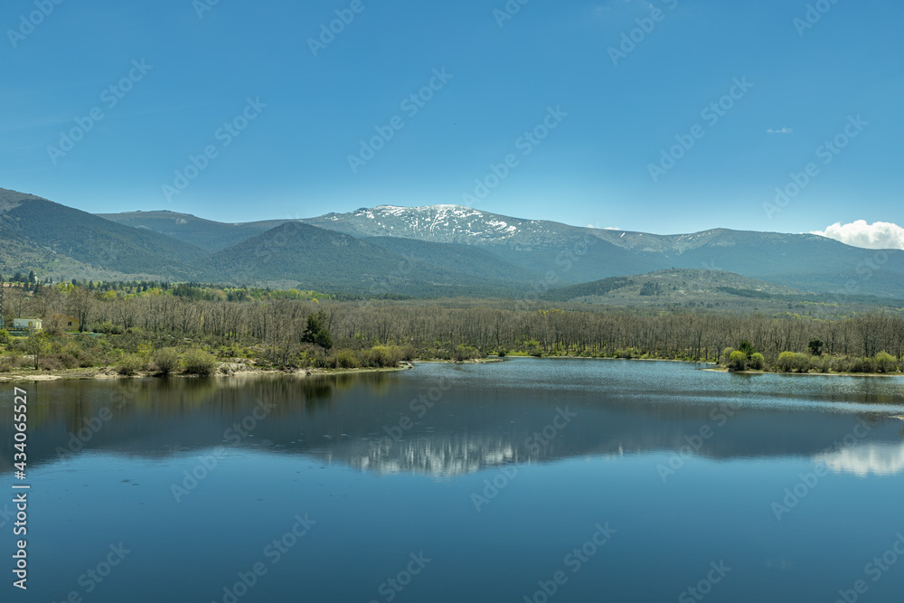 Senda de las pesquerías reales en Valsaín Segovia