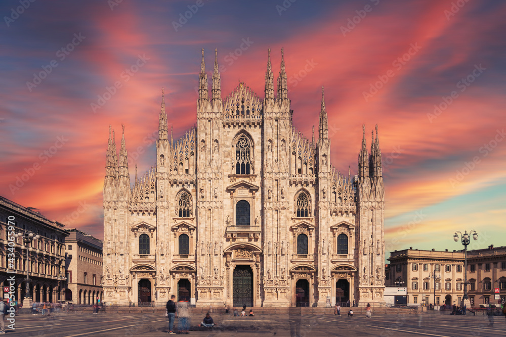 Naklejka premium Milan cathedral (Duomo di Milano) at sunset,Milan,Italy.