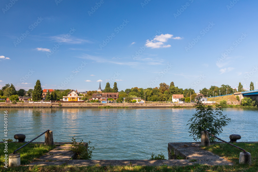 Fototapeta premium Bord de seine en Normandie