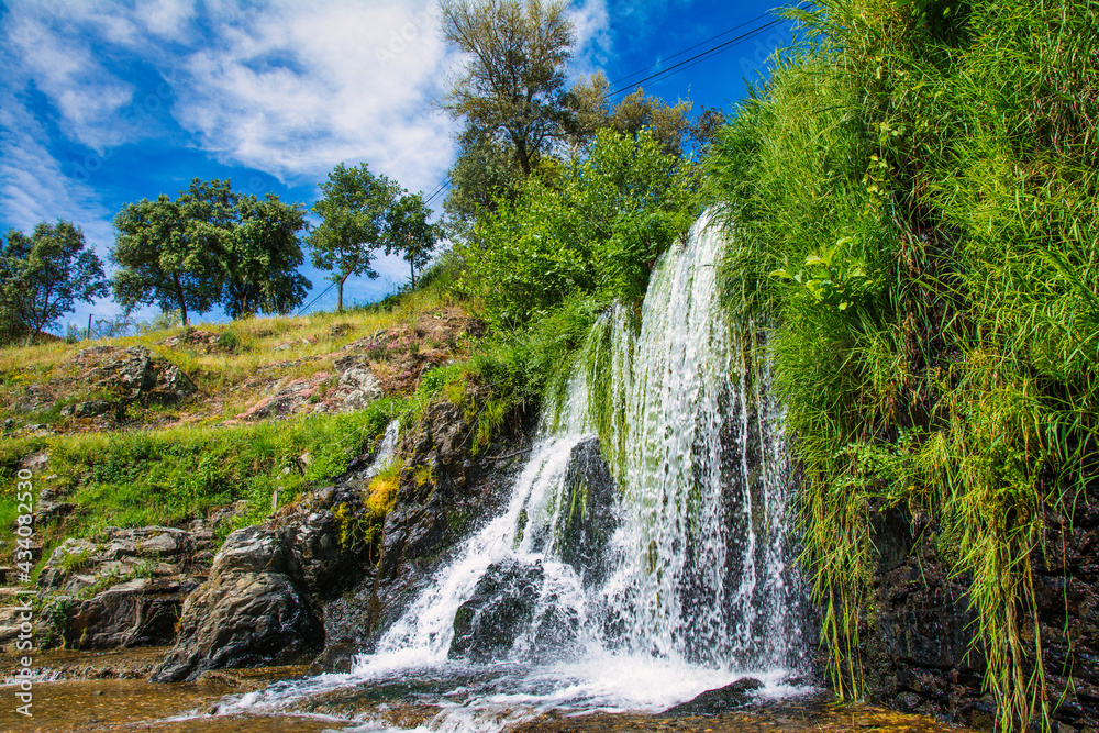 Fototapeta premium Waterfall Of A Natural Pool Located In Las Hurdes North Of Cáceres-Spain