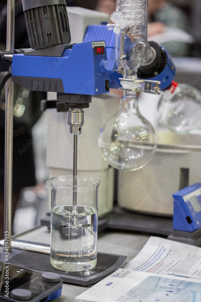 Rotating Collection Flask Laboratory rotary evaporator, rotating chemical flask for evaporate ...