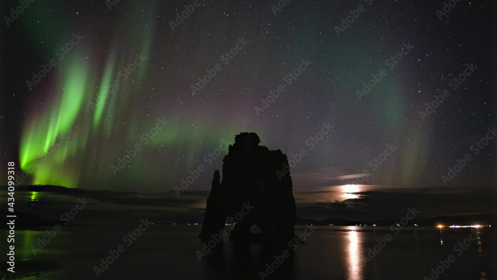 Time Lapse of Northern Lights above Hvítserkur, Iceland with Moonrise