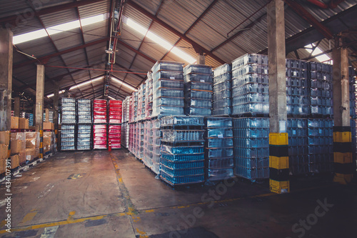 Bottle engine oil plastic on pallets are storage in the warehouse