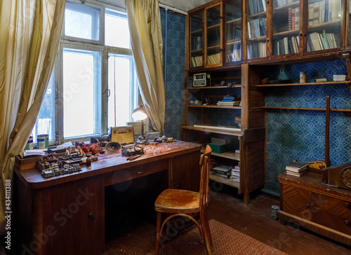 Fotografie Vintage Interior with a wooden table
