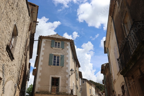 Das alte Bergdorf Saignon, Provence, Frankreich