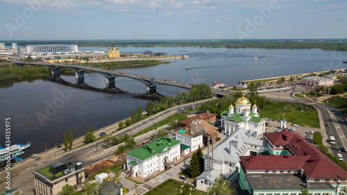 Nizhny Novgorod. Kanavinsky bridge over the Oka river in the city center © KVN1777