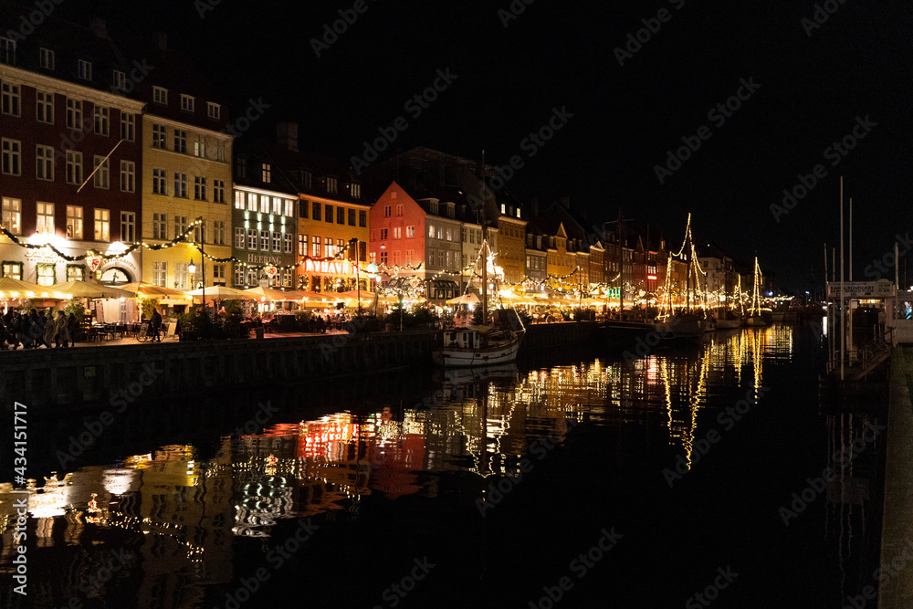 night view of the old town nyhaven