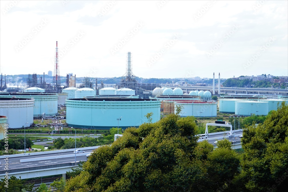 Aerial view oil refiner industry, Storage tank in refinery plant, Oil and Gads refinery factory - 製油所 工場
