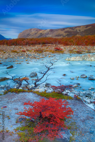 Fototapeta Naklejka Na Ścianę i Meble -  rocks in the water, El Chalten, Patagonia, Argentina