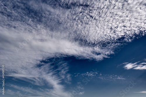 Fototapeta Naklejka Na Ścianę i Meble -  Beautiful blue sky with white clouds