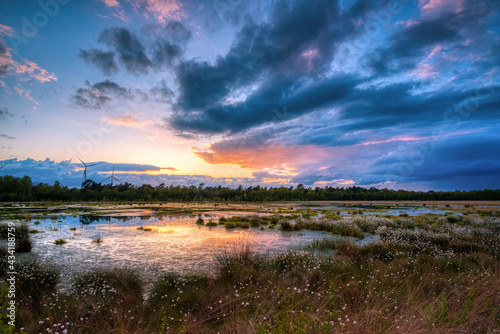 Sonnenuntergang im Moor