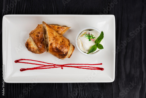 Apple strudel with vanilla ...