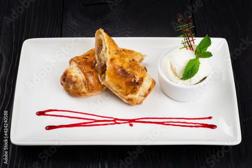 Apple strudel with vanilla ...