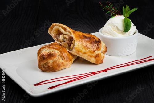 Apple strudel with vanilla ...