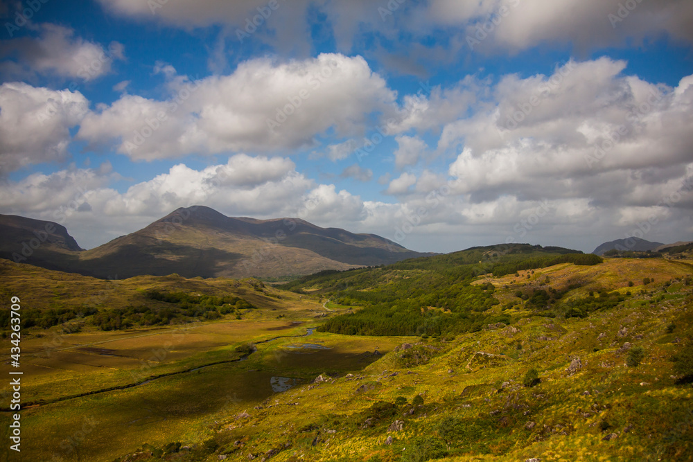 Fototapeta premium Spring landscape in the lands of Ireland