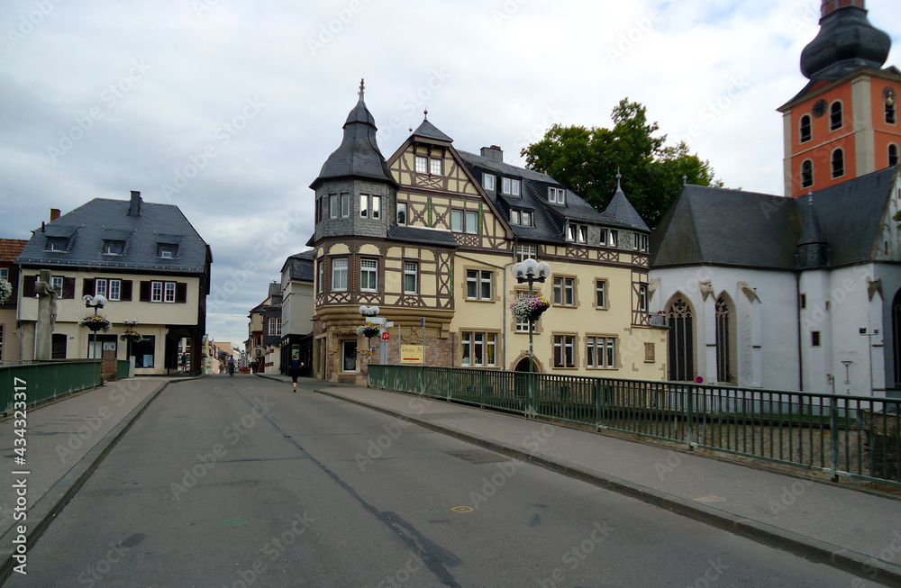Die Brückenhäuser in der historischen Altstadt von Bad Kreuznach in Rheinland-Pfalz