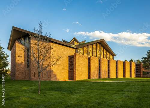 Canvas Print Temple Emanuel synagogue in Denver, Colorado, the largest and oldest synagogue i