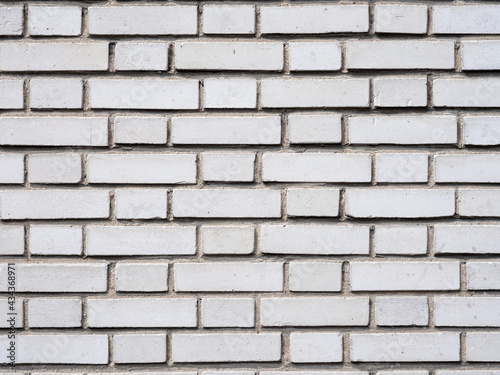 Un mur en briques blanches