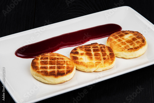 Cottage cheese pancakes wit...