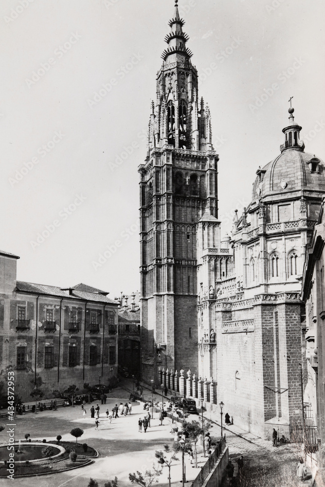 toledo cathedral in spain in the 1950s