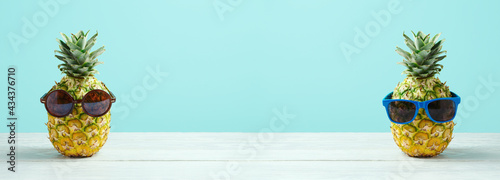 Canvas Print Summer holidays vacation and beach party concept