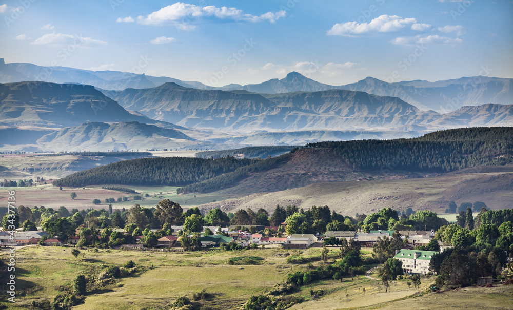 Naklejka premium Drakensberg mountain range in South Africa with Sani Pass, border to Lesotho, Landscape