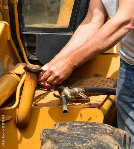 Unlocking fuel tank